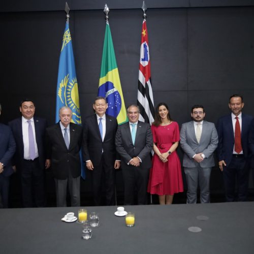 Mesa Redonda “Brasil-Cazaquistão: Oportunidades de Investimento e Comércio”